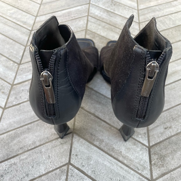 Vince Camuto open toe shoe - Picture 3 of 3